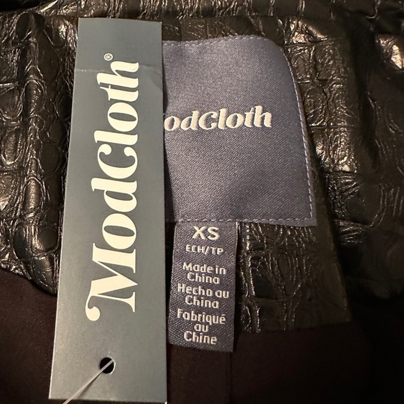 ModCloth Crocodile Rock Moto Jacket - NWT - Size XS - Picture 9 of 13